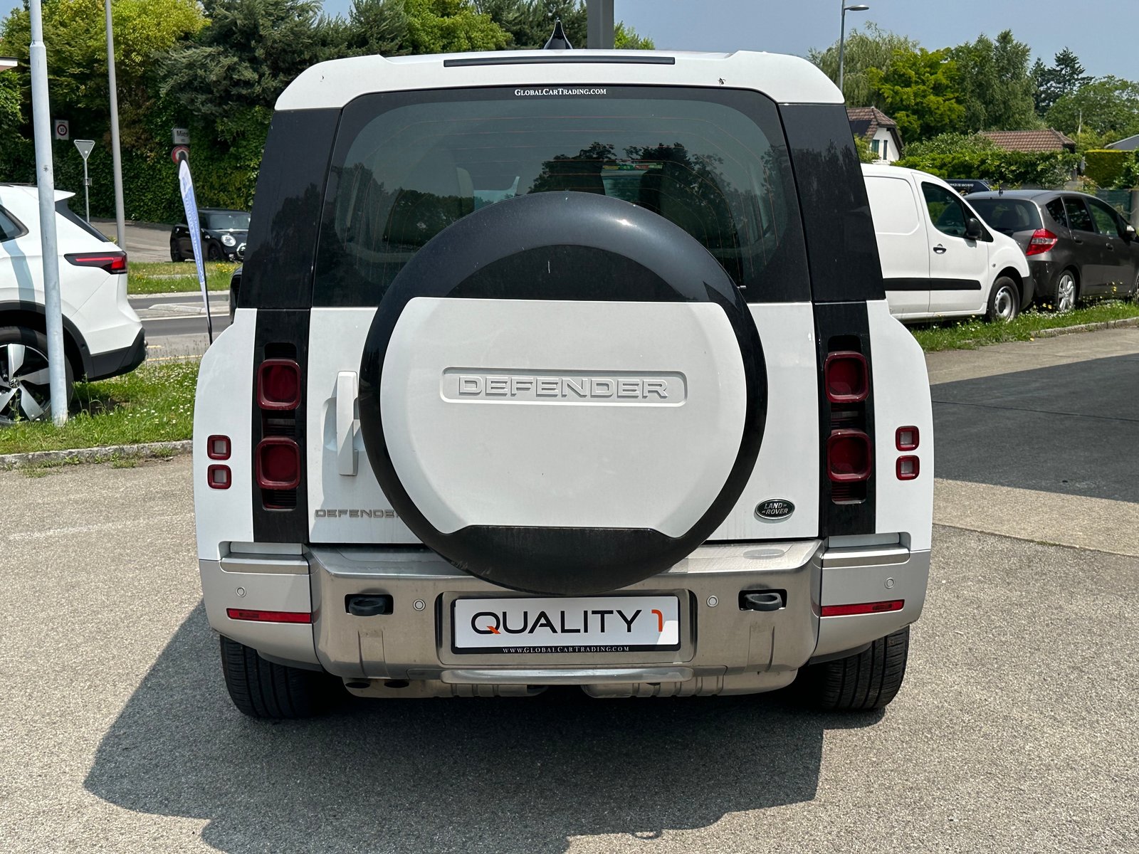 LAND ROVER Defender 130 3.0 D I6 300 SE AWD AT8, Mild-Hybrid Diesel/Electric, Second hand / Used, Automatic - 6