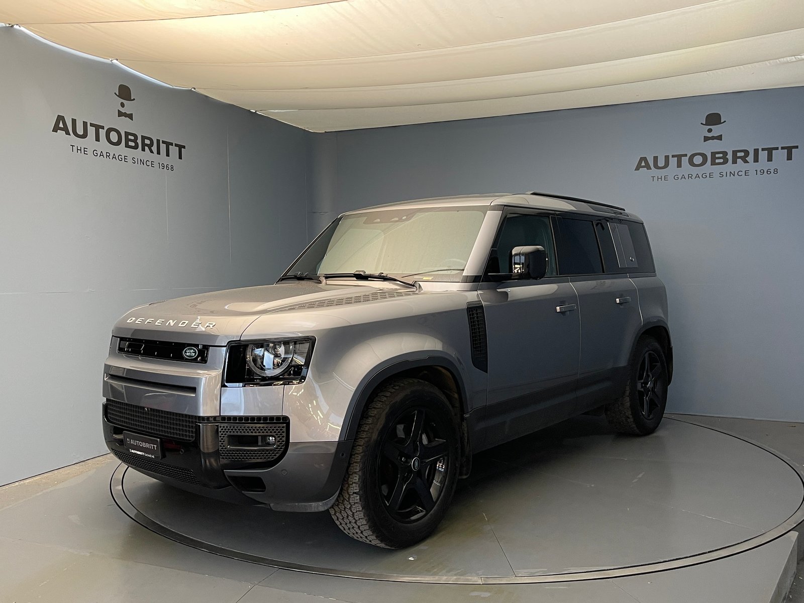 LAND ROVER Defender 110 3.0 D I6 300 SE