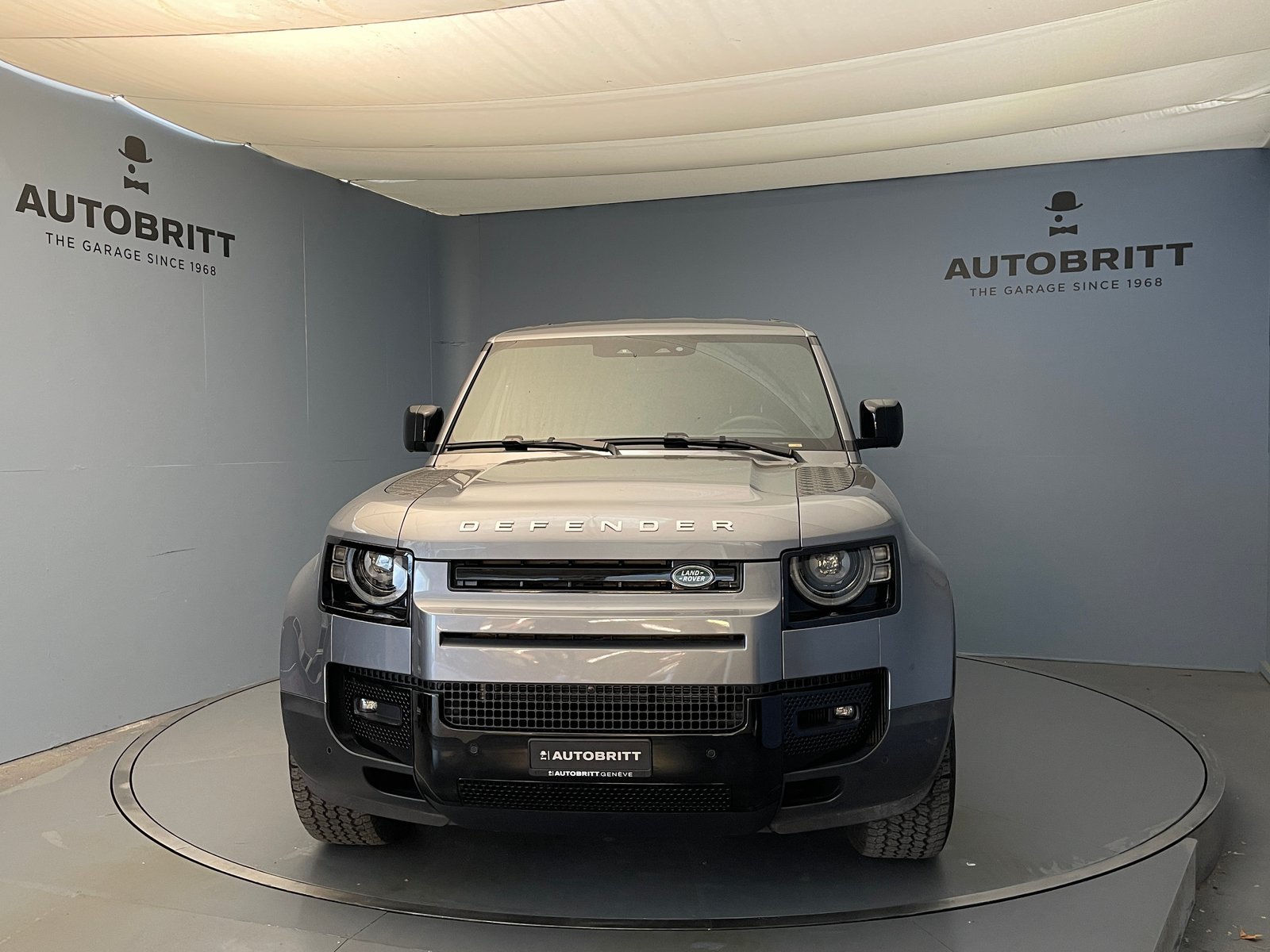 LAND ROVER Defender 110 3.0 D I6 300 SE, Hybride Léger Diesel/Électricité, Occasion / Utilisé, Automatique - 2