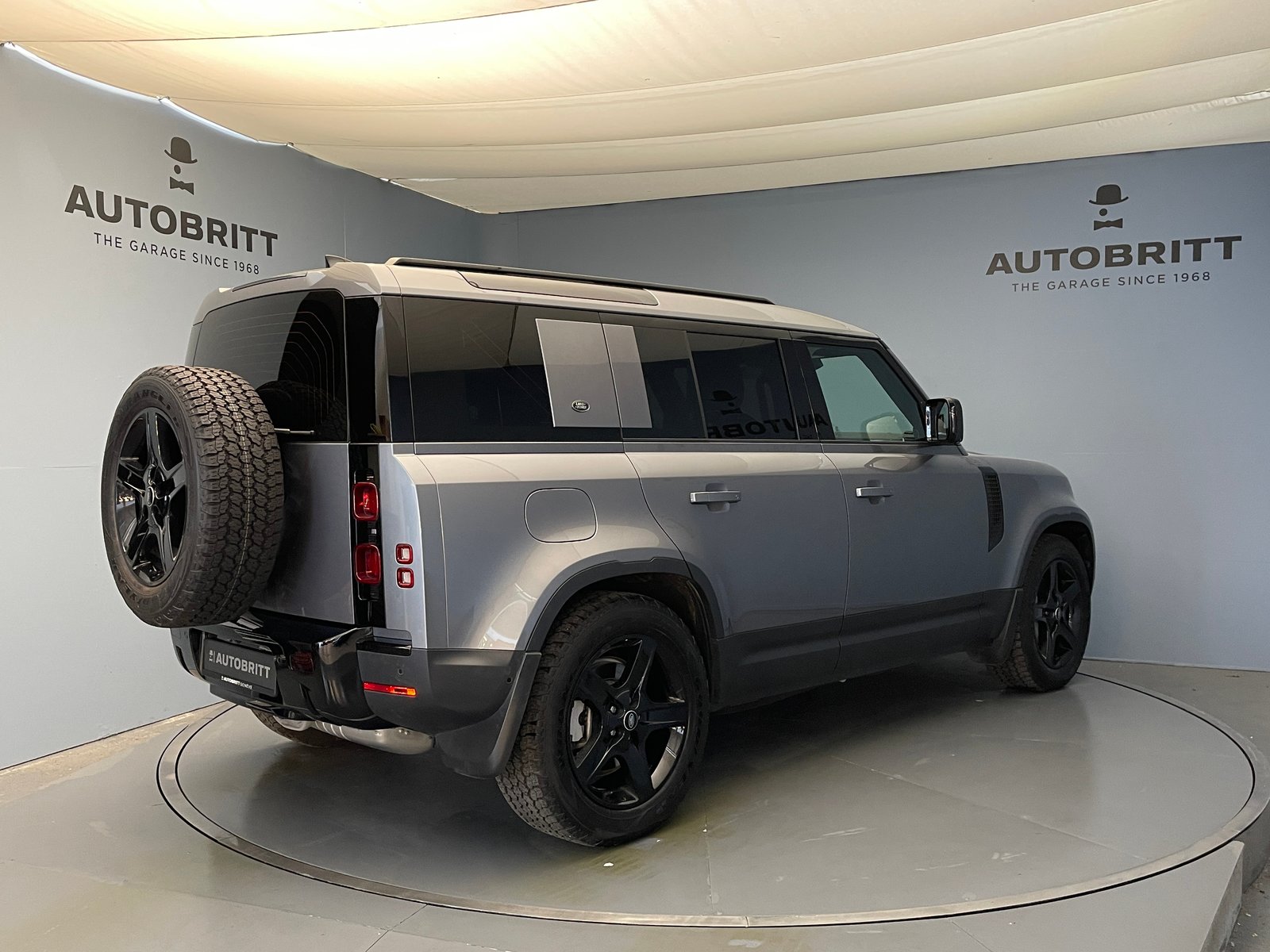 LAND ROVER Defender 110 3.0 D I6 300 SE, Hybride Léger Diesel/Électricité, Occasion / Utilisé, Automatique - 4