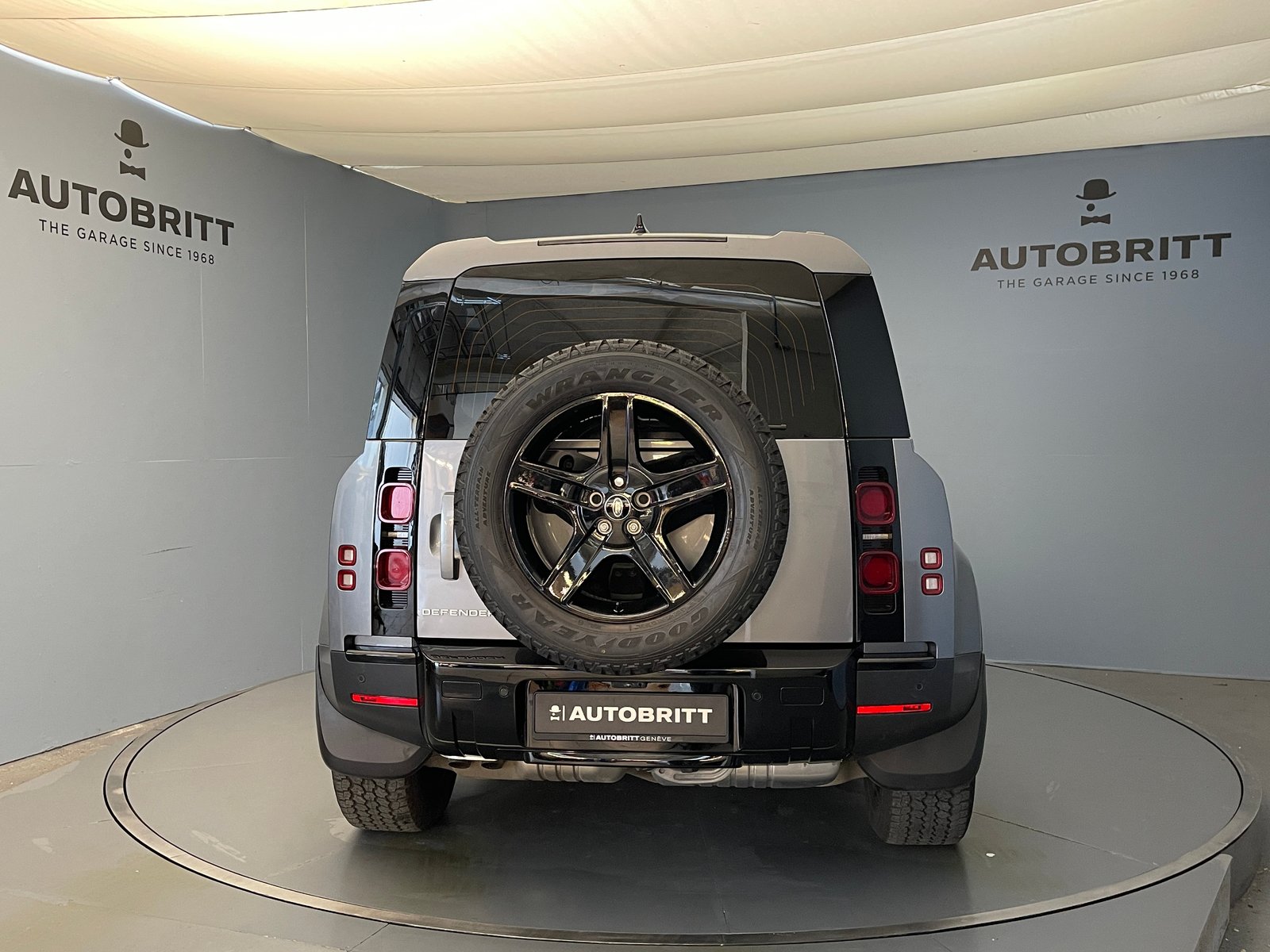 LAND ROVER Defender 110 3.0 D I6 300 SE, Hybride Léger Diesel/Électricité, Occasion / Utilisé, Automatique - 5