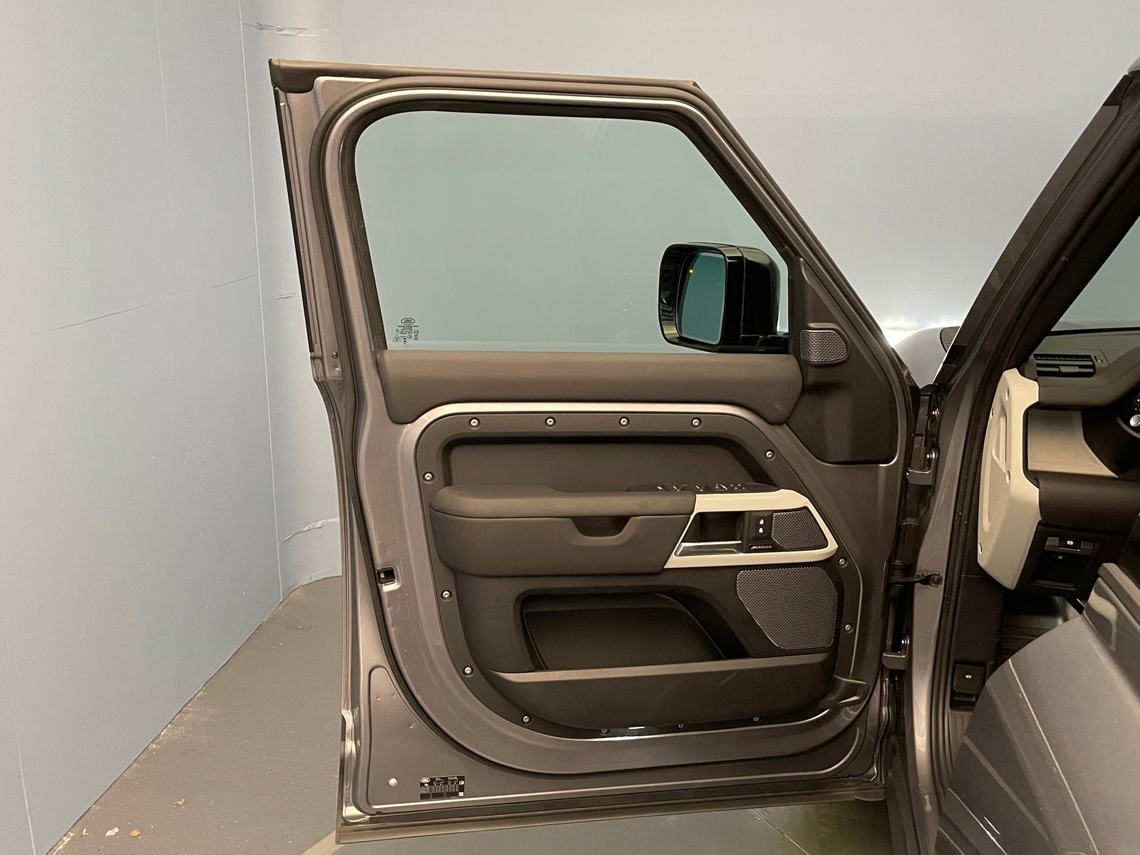 LAND ROVER Defender 110 3.0 D I6 300 SE, Hybride Léger Diesel/Électricité, Occasion / Utilisé, Automatique - 6