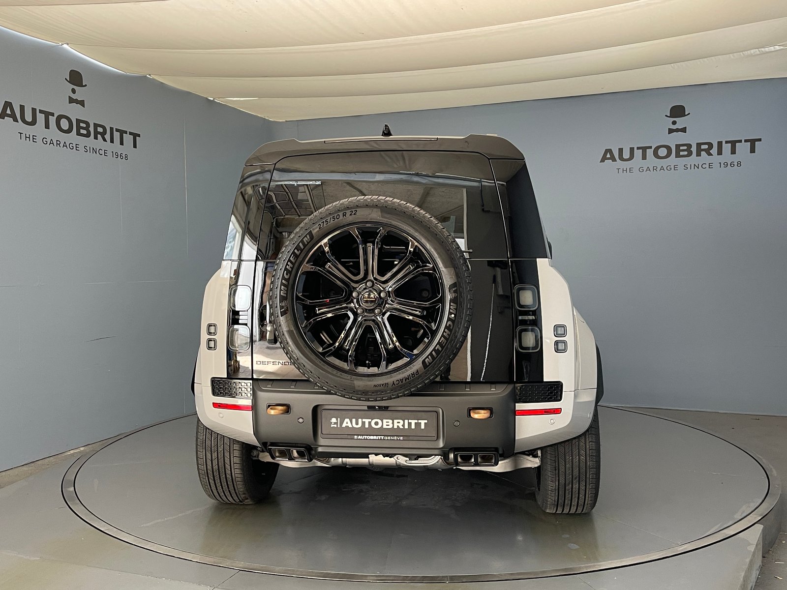 LAND ROVER Defender 110 4.4 V8 Octa, Essence, Occasion / Utilisé, Automatique - 5