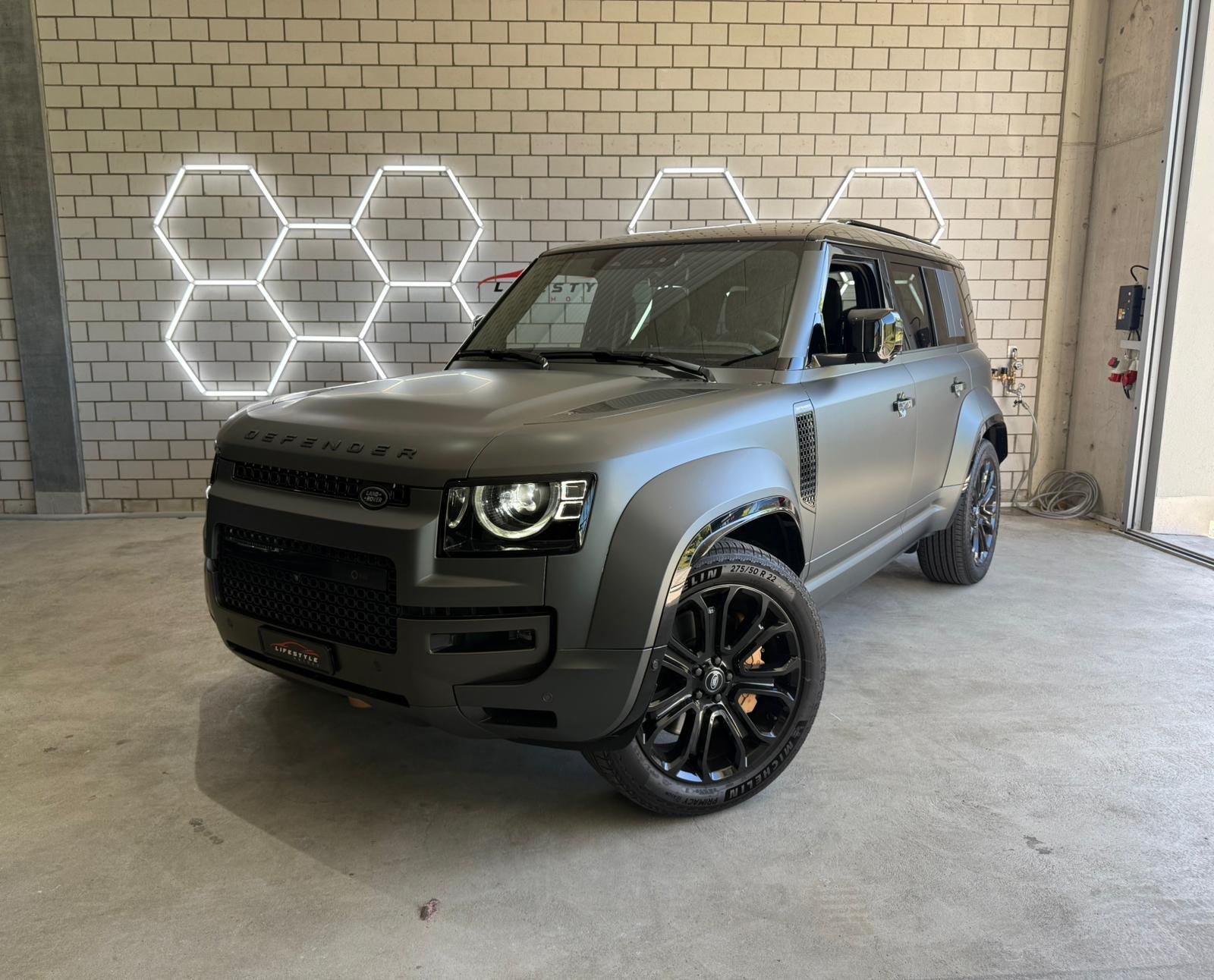 LAND ROVER Defender 110 635 V8 4.4 Octa Edition One AT8