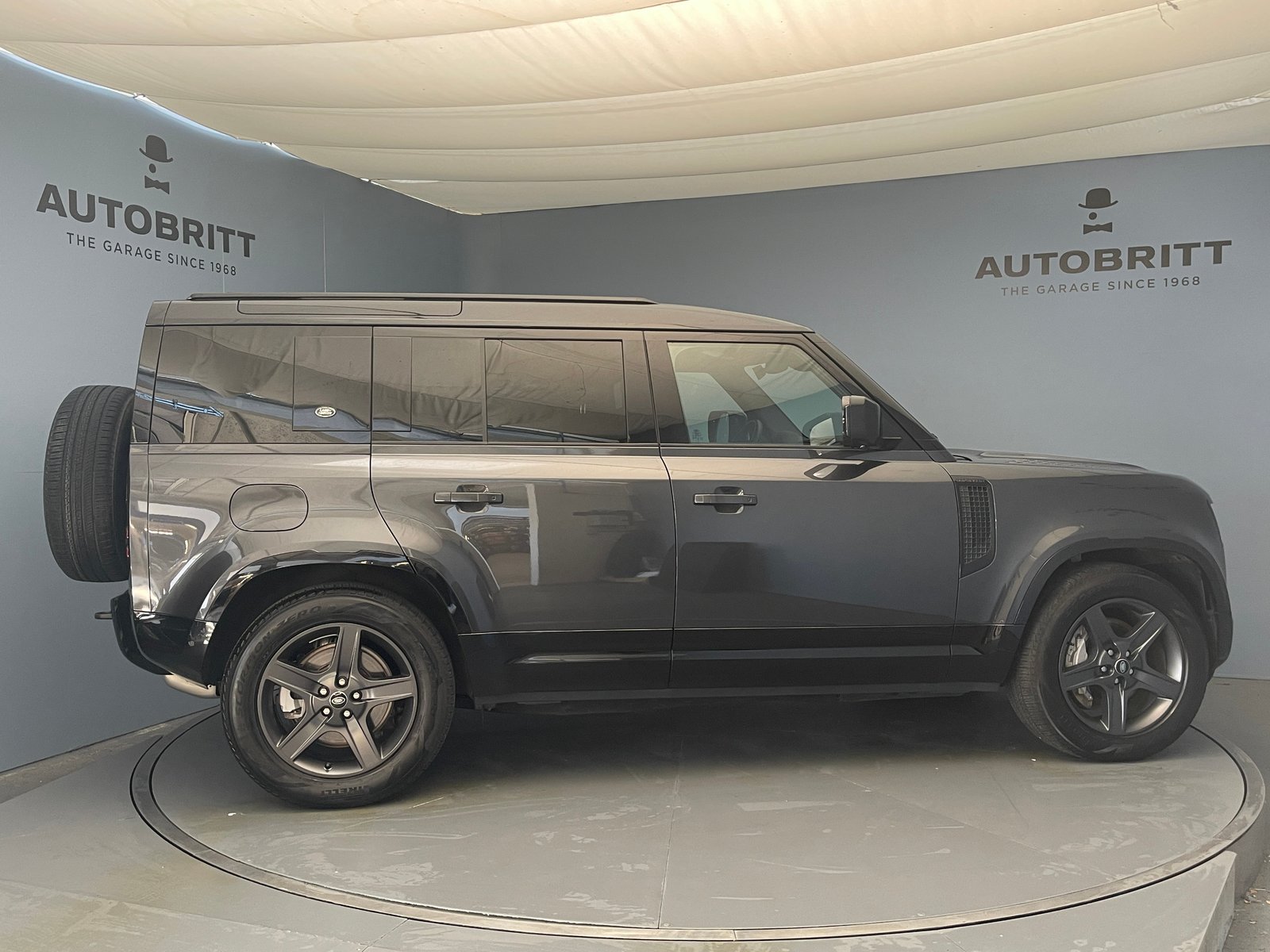 LAND ROVER Defender 110 3.0 D I6 300 X-Dynamic SE, Diesel, Occasion / Gebraucht, Automatik - 3