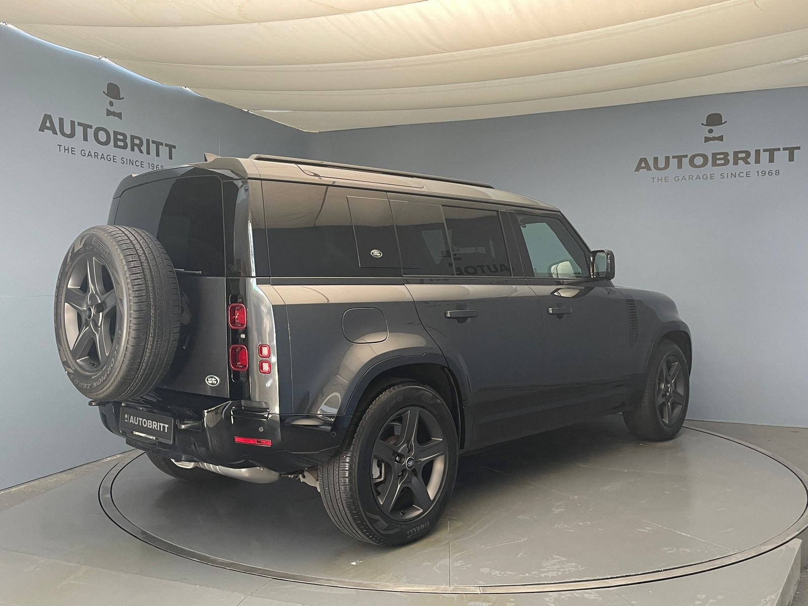 LAND ROVER Defender 110 3.0 D I6 300 X-Dynamic SE, Diesel, Occasion / Gebraucht, Automatik - 4