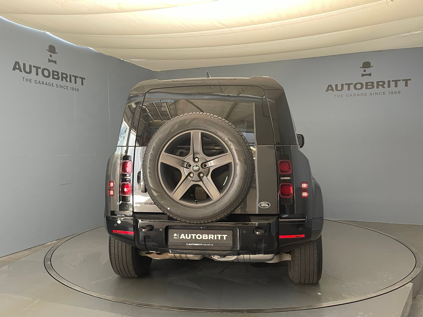 LAND ROVER Defender 110 3.0 D I6 300 X-Dynamic SE, Diesel, Occasion / Gebraucht, Automatik - 5