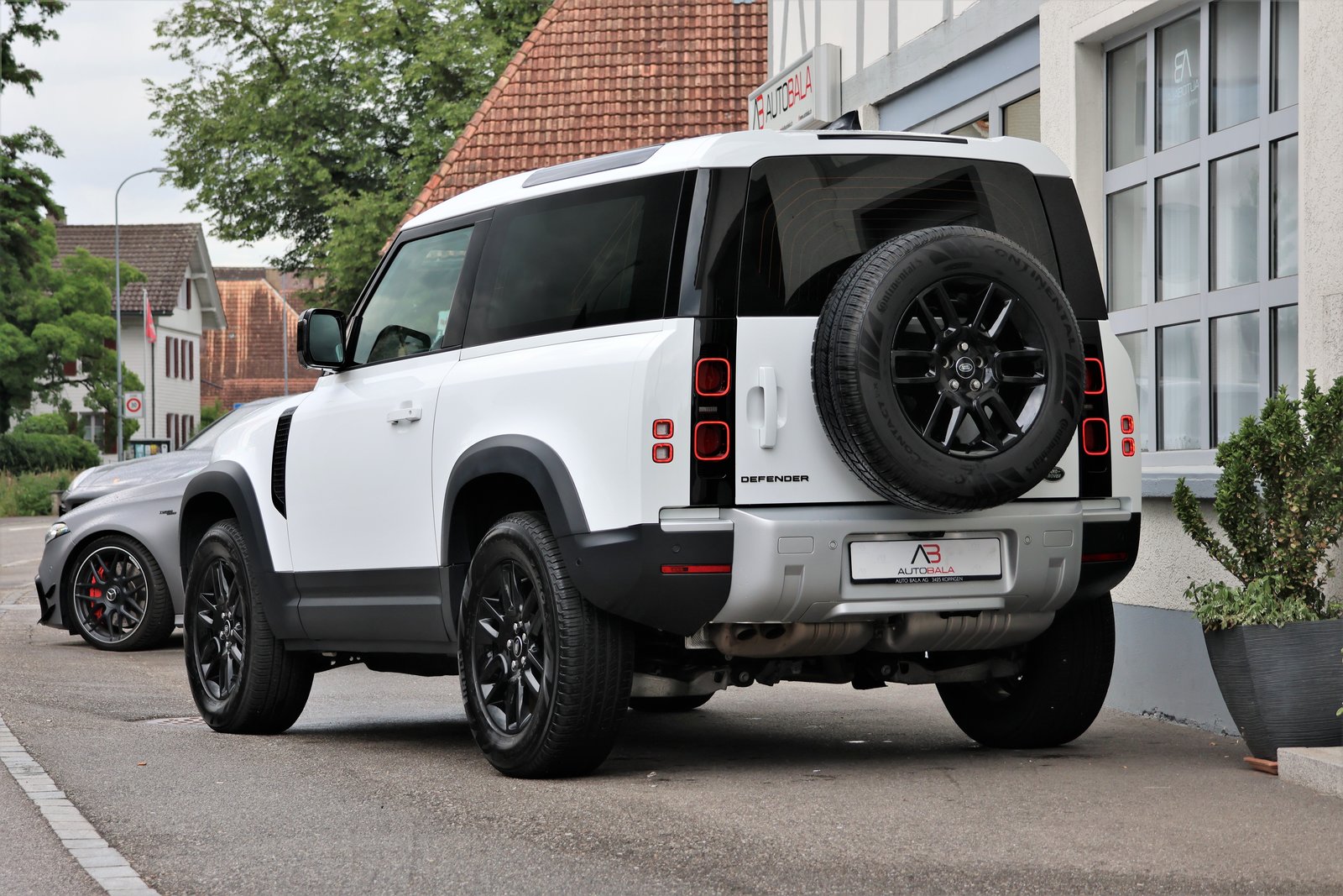 LAND ROVER Defender 90 3.0D I6 200 X-Dynamic SE AT8, Diesel, Occasion / Utilisé, Automatique - 3