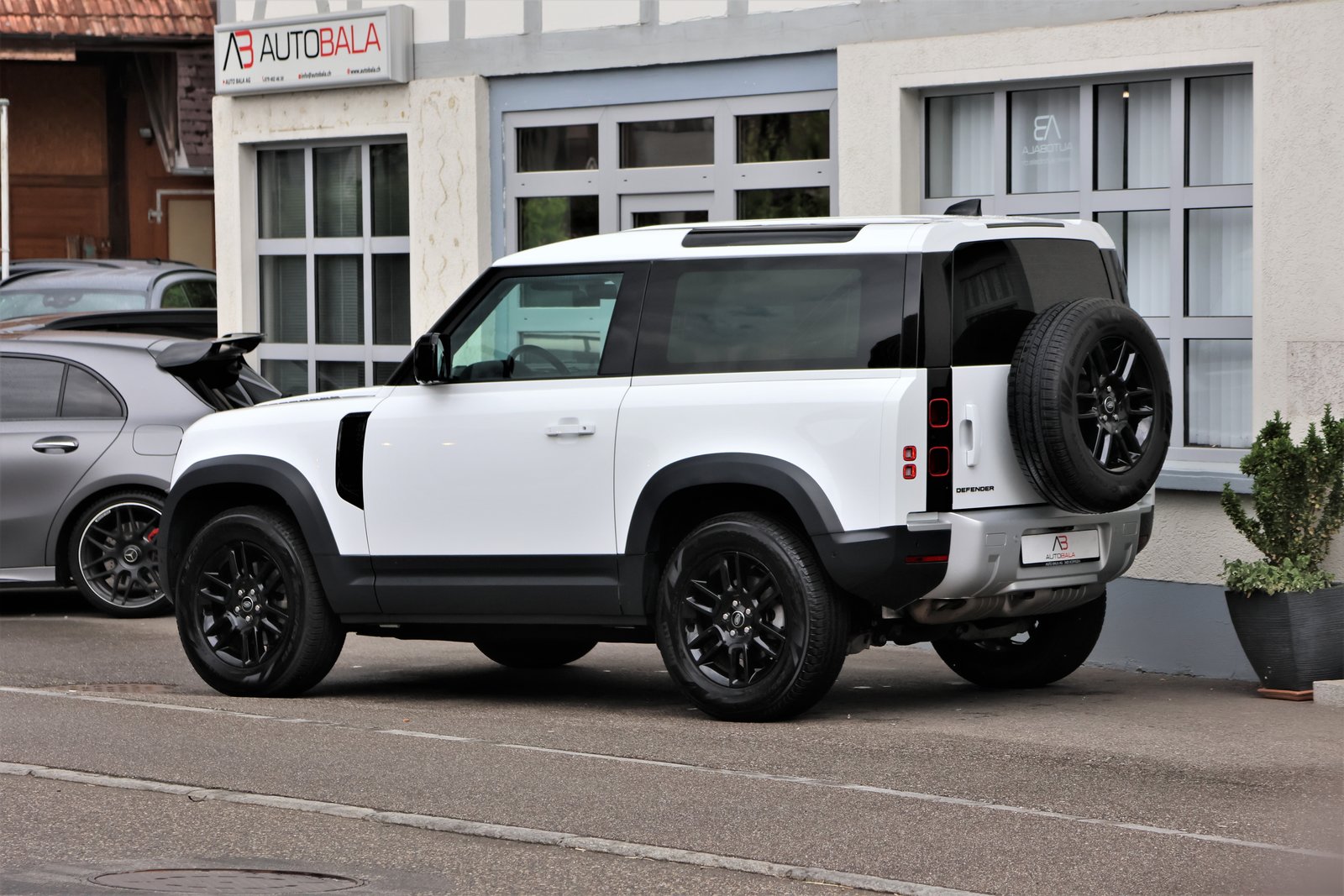LAND ROVER Defender 90 3.0D I6 200 X-Dynamic SE AT8, Diesel, Occasion / Utilisé, Automatique - 5