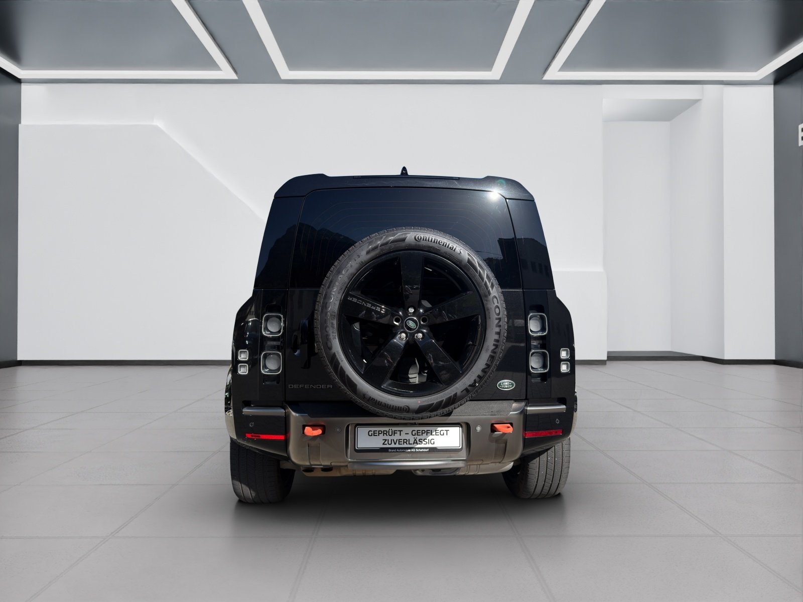 LAND ROVER Defender 110 3.0 D I6 300 X, Mild-Hybrid Diesel/Electric, Second hand / Used, Automatic - 4