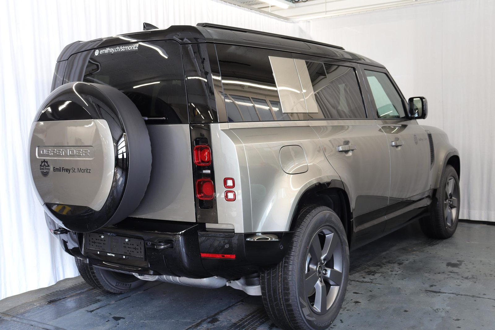 LAND ROVER Defender 110 3.0 D I6 300 X-Dynamic HSE, Mild-Hybrid Diesel/Electric, Second hand / Used, Automatic - 6