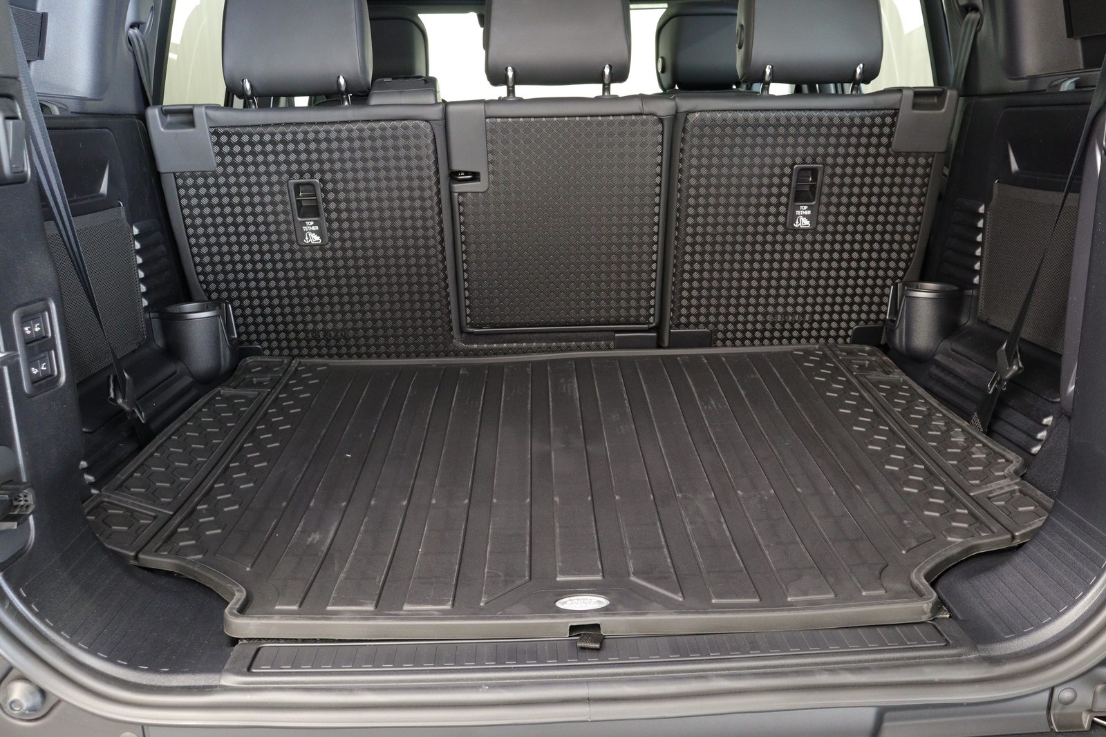 LAND ROVER Defender 110 3.0 D I6 300 X-Dynamic HSE, Mild-Hybrid Diesel/Electric, Second hand / Used, Automatic - 7