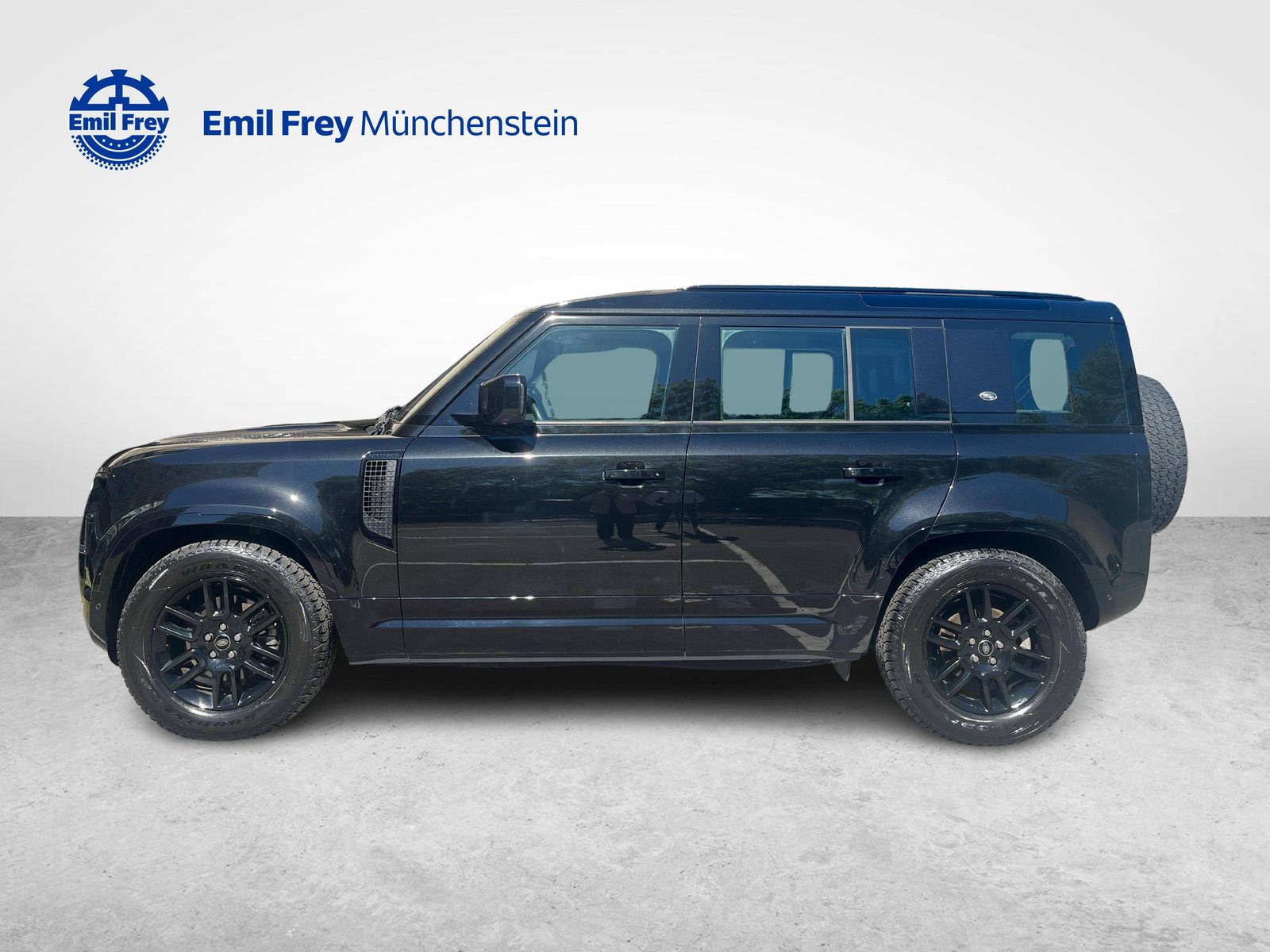 LAND ROVER Defender 110 3.0 D I6 250 X-Dynamic SE, Mild-Hybrid Diesel/Electric, Second hand / Used, Automatic - 2