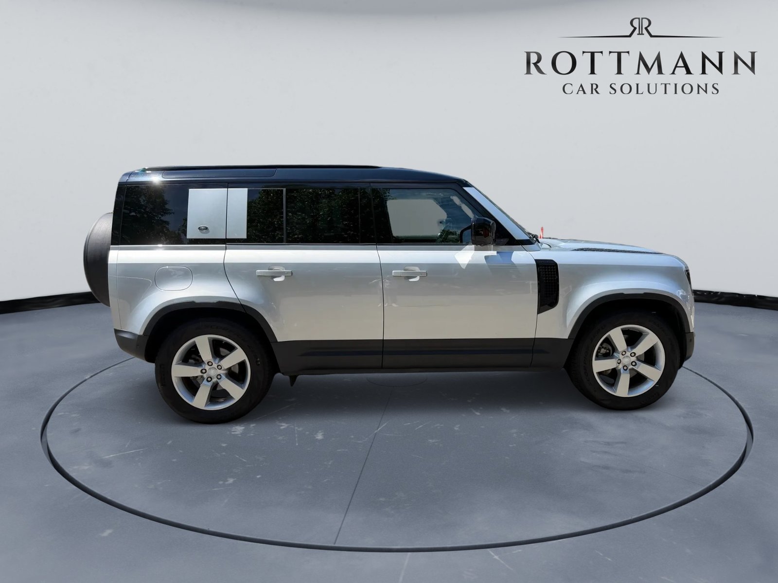 LAND ROVER Defender 110 3.0 D I6 250 First Edition AWD AT8, Mild-Hybrid Diesel/Electric, Second hand / Used, Automatic - 5