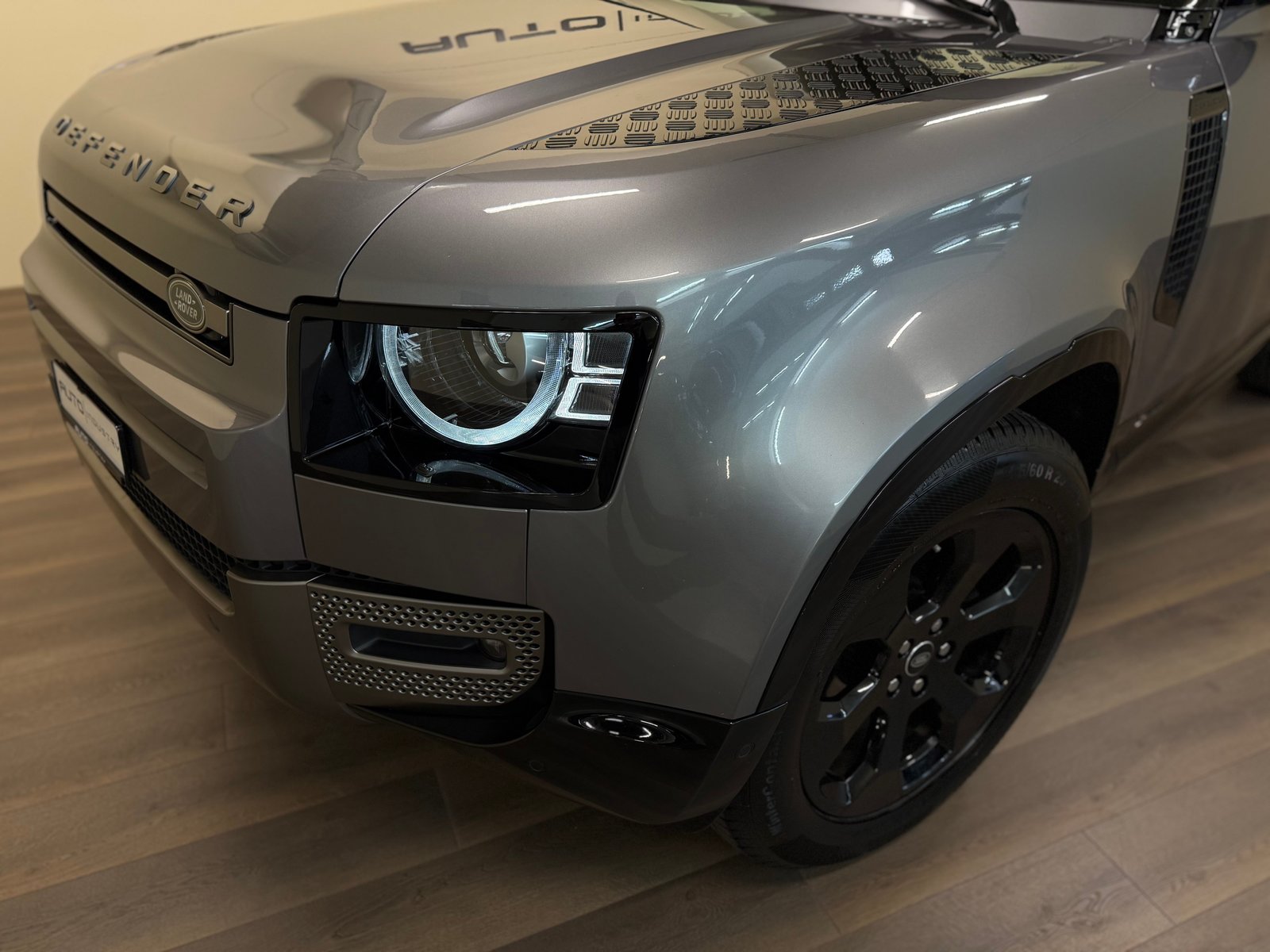 LAND ROVER Defender 90 P300 Si4 X-Dynamic SE AT8, Benzin, Occasion / Gebraucht, Automatik - 3