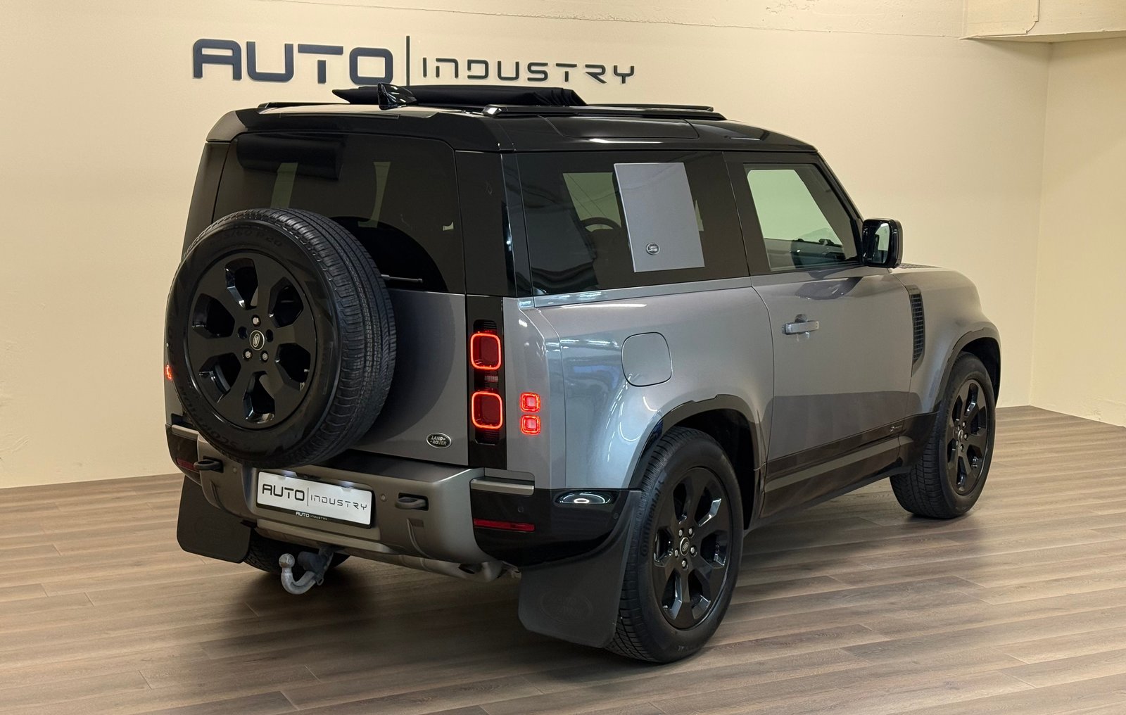 LAND ROVER Defender 90 P300 Si4 X-Dynamic SE AT8, Benzin, Occasion / Gebraucht, Automatik - 4