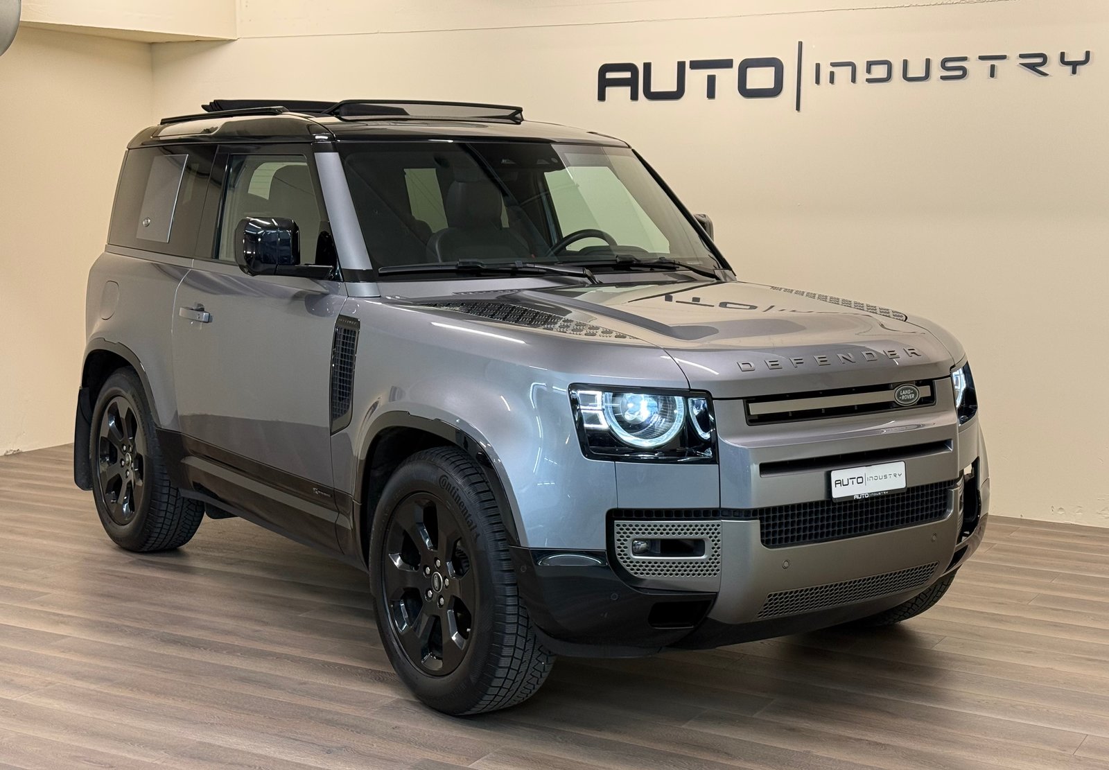 LAND ROVER Defender 90 P300 Si4 X-Dynamic SE AT8, Benzin, Occasion / Gebraucht, Automatik - 7