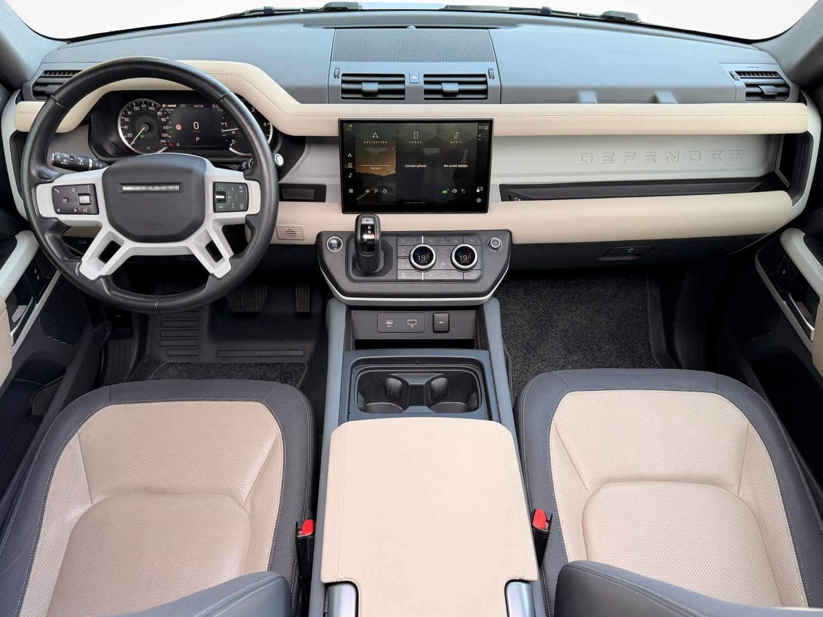 LAND ROVER Defender 110 3.0 D I6 200 X-Dynamic SE, Mild-Hybrid Diesel/Electric, Second hand / Used, Automatic - 3