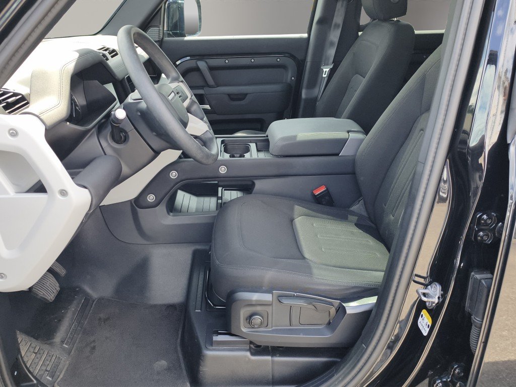LAND ROVER Defender 110 2.0 SD4, Diesel, Second hand / Used, Automatic - 3