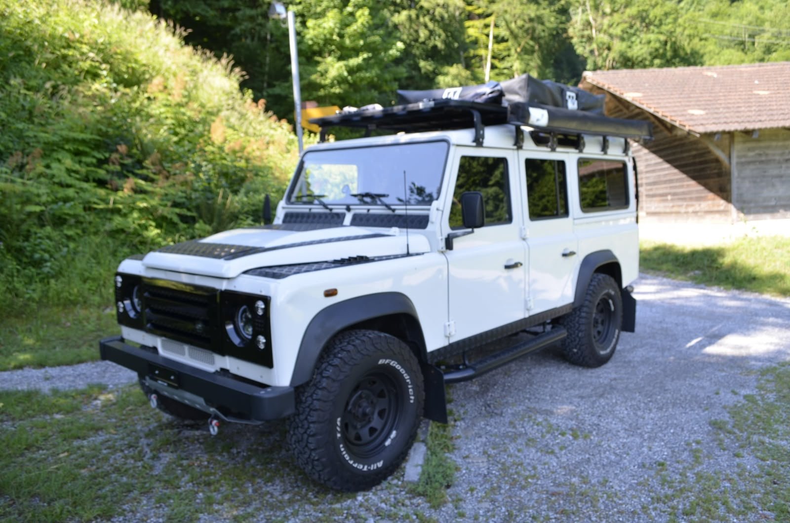 LAND ROVER Defender 110 SW 2.4Tdc