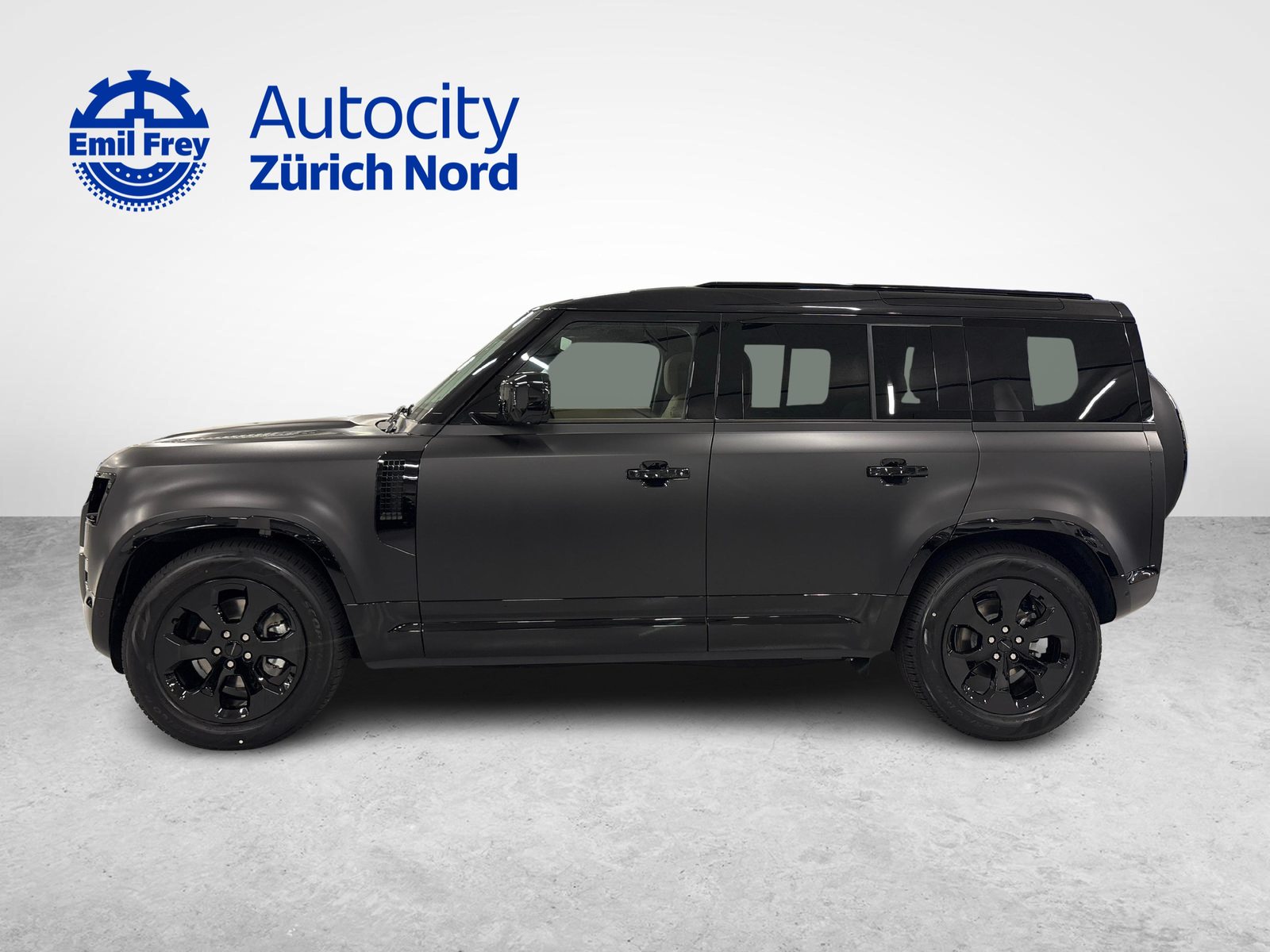 LAND ROVER Defender 110 3.0 D I6 250 X-Dynamic SE, Mild-Hybrid Diesel/Electric, Second hand / Used, Automatic - 2