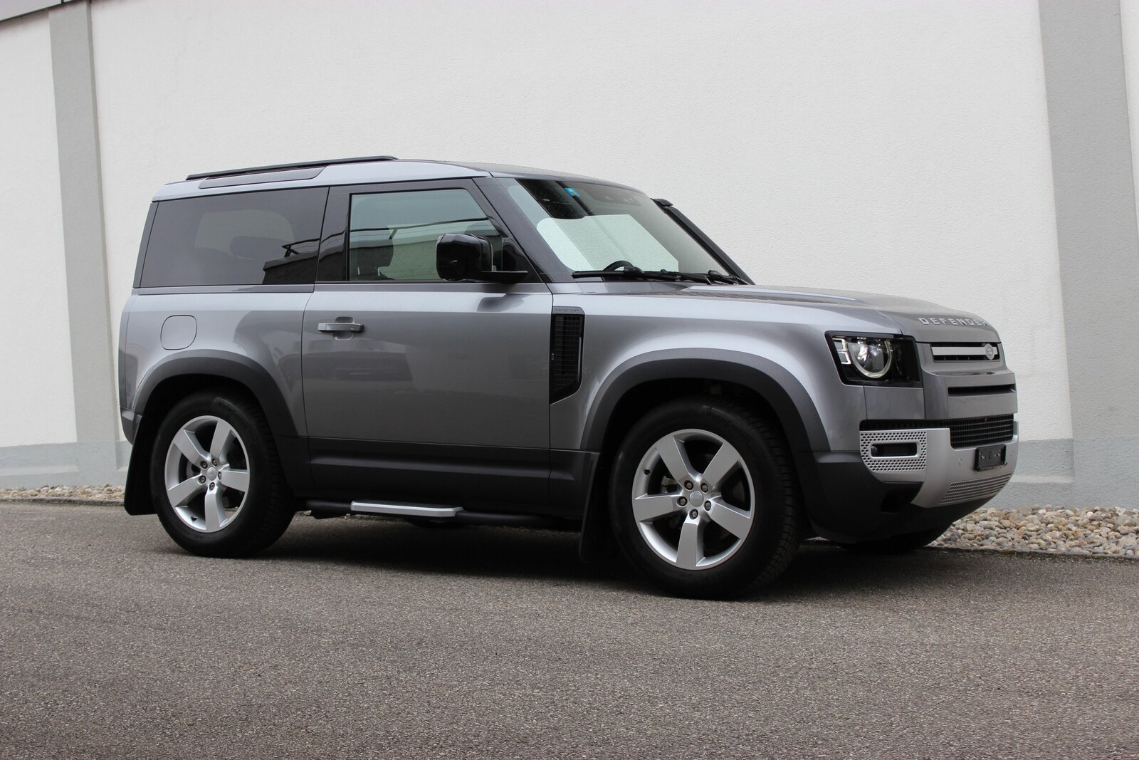 LAND ROVER Defender 90 3.0D I6 200 SE AT8, Diesel, Second hand / Used, Automatic - 5