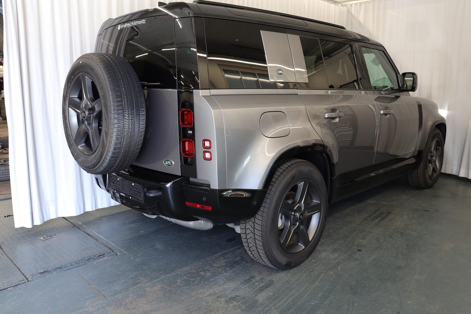 LAND ROVER Defender 110 3.0 D I6 X-Dynamic SE, Mild-Hybrid Diesel/Electric, Second hand / Used, Automatic - 2