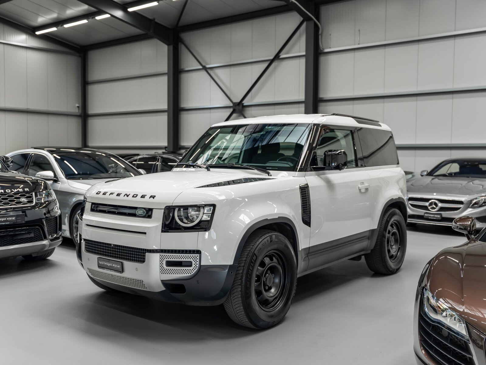 LAND ROVER Defender 90 3.0D I6 250 X-Dynamic SE AT8