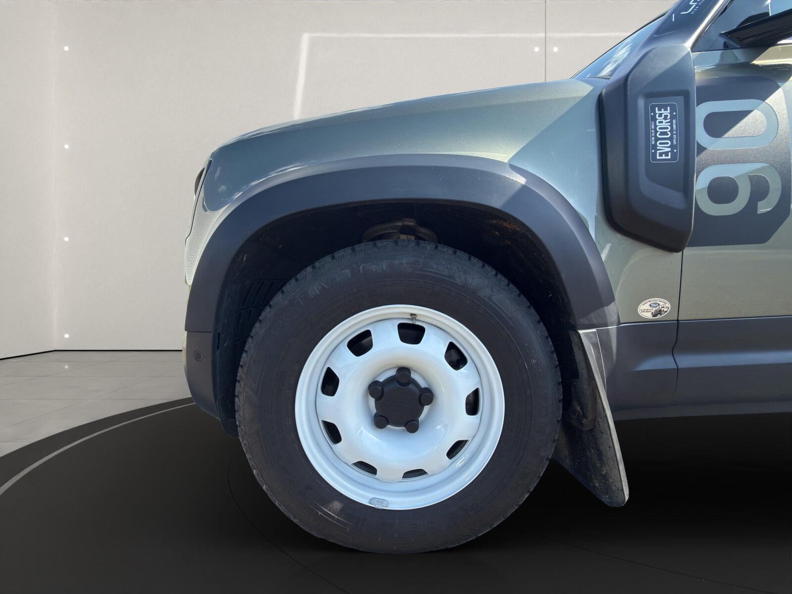 LAND ROVER Defender 90 3.0 D I6 250 First Edition, Mild-Hybrid Diesel/Electric, Second hand / Used, Automatic - 5