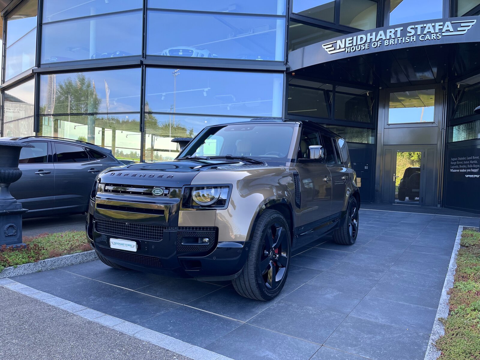 LAND ROVER Defender 110 425 V8 5.0 X AT8