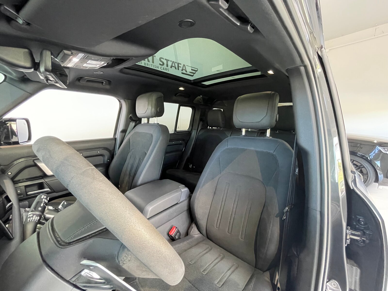 LAND ROVER Defender 110 525 V8 5.0 Carpathian Edition AT8, Essence, Occasion / Utilisé, Automatique - 6