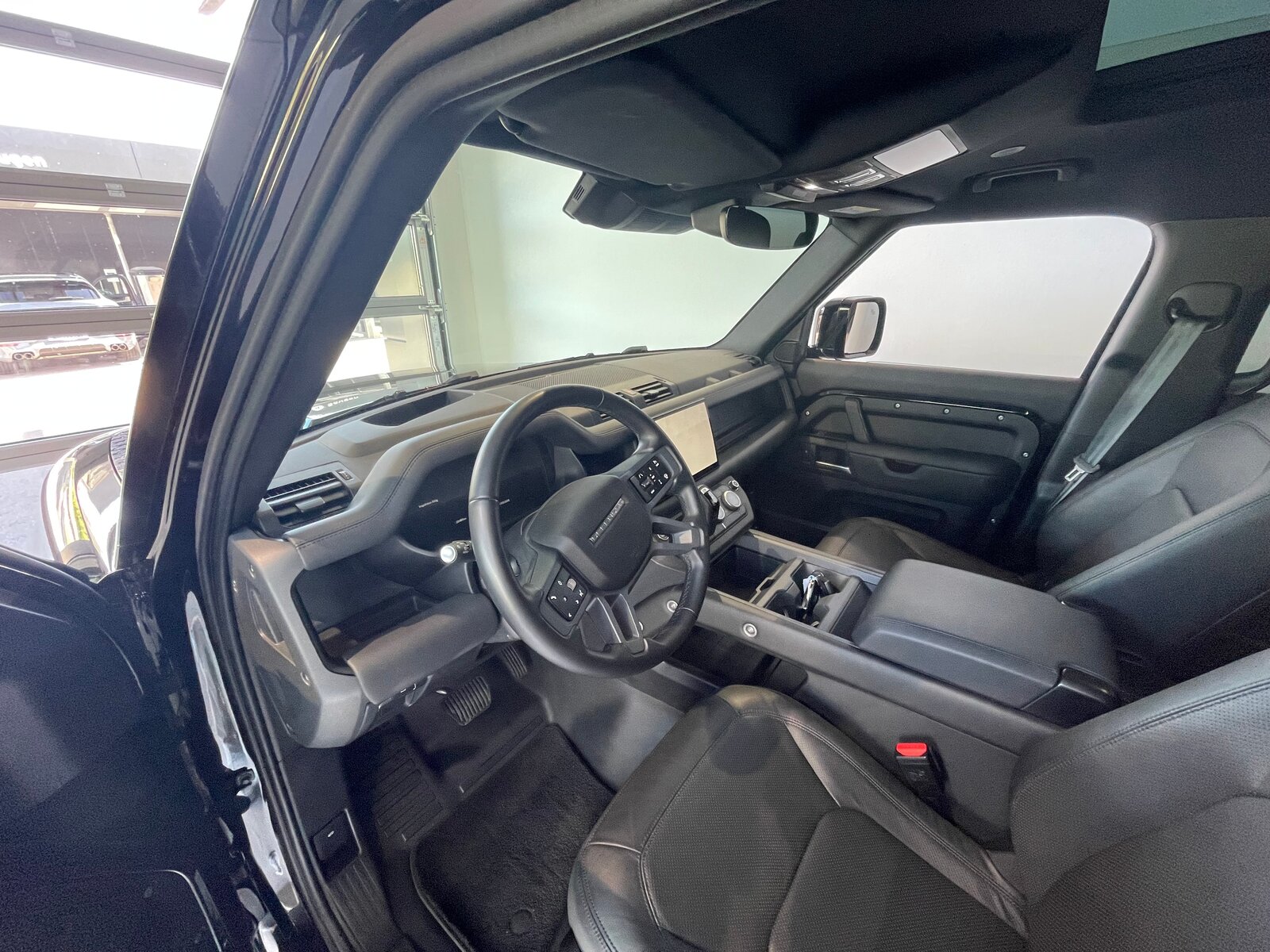 LAND ROVER Defender 110 425 V8 5.0 X AT8, Essence, Occasion / Utilisé, Automatique - 5