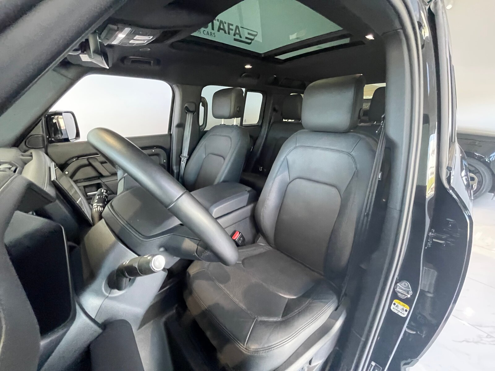 LAND ROVER Defender 110 425 V8 5.0 X AT8, Essence, Occasion / Utilisé, Automatique - 6