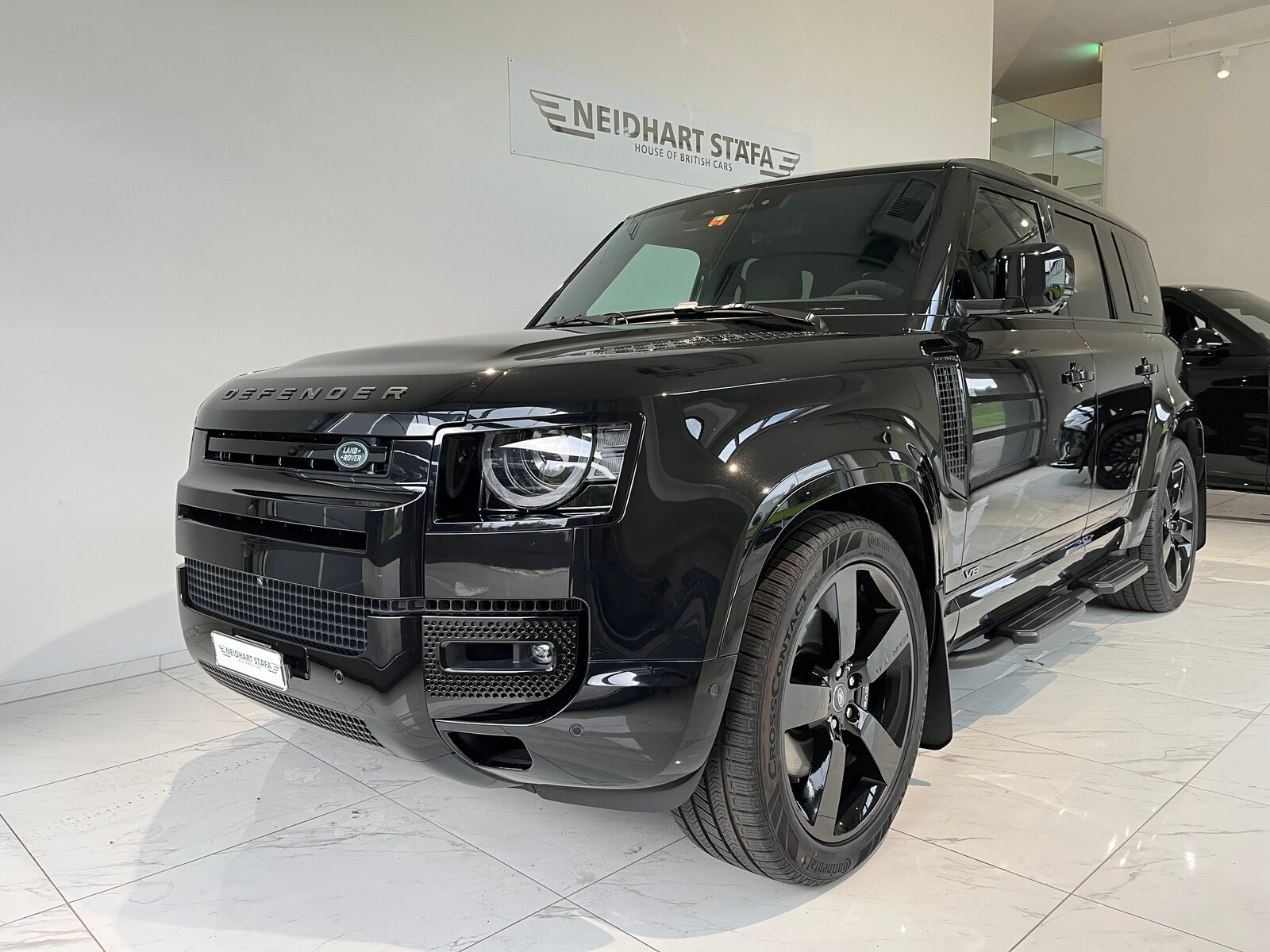LAND ROVER Defender 110 525 V8 5.0 AT8