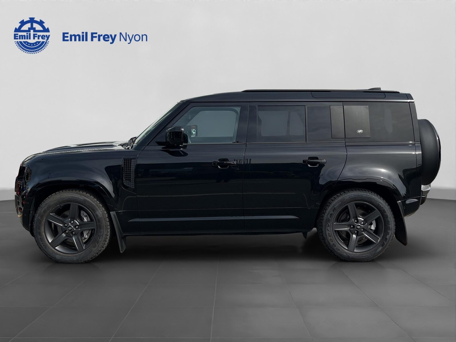 LAND ROVER Defender 110 3.0 D I6 300 X-Dynamic HSE, Mild-Hybrid Diesel/Electric, Second hand / Used, Automatic - 3