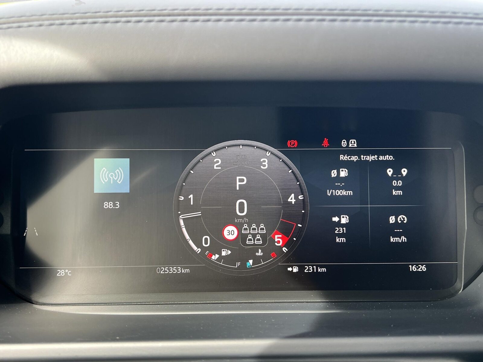 LAND ROVER Defender 110 3.0 D I6 300 X-Dynamic HSE, Mild-Hybrid Diesel/Electric, Second hand / Used, Automatic - 4