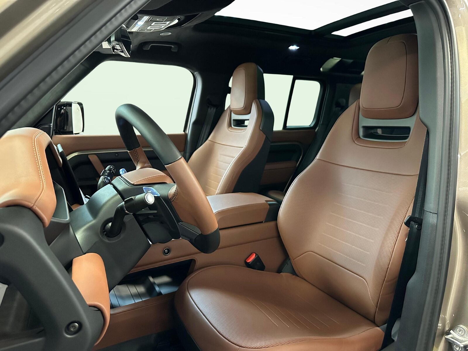 LAND ROVER Defender 110 4.4 V8 Octa, Mild-Hybrid Benzin/Elektro, Occasion / Gebraucht, Automatik - 5