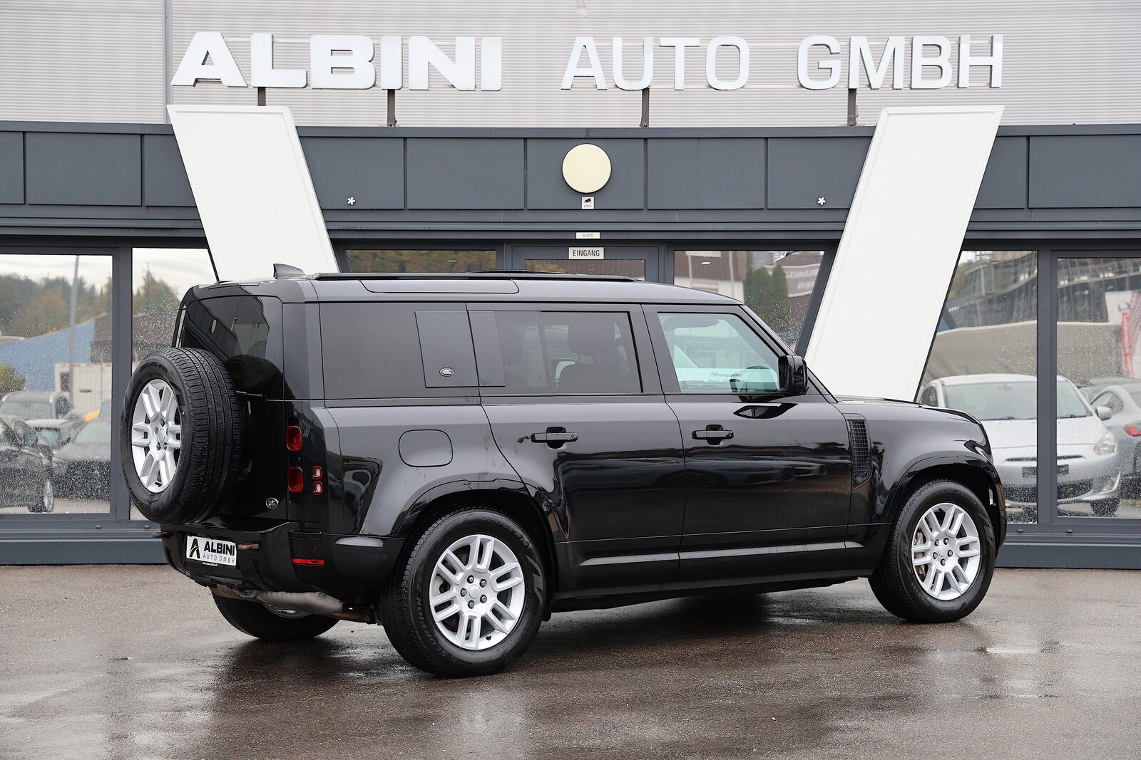 LAND ROVER Defender 110 3.0 D I6 300 X-Dynamic HSE, Mild-Hybrid Diesel/Elektro, Occasion / Gebraucht, Automatik - 2