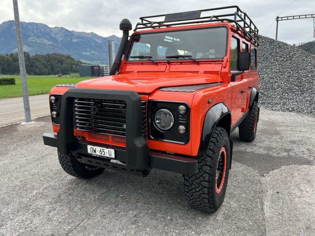 LAND ROVER Defender 110 SW 2.5 Td5 G4 Avus Performance