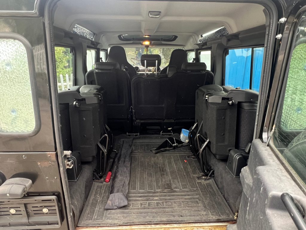 LAND ROVER DEFENDER 2.4 Tdi SVX SW, Diesel, Second hand / Used, Manual - 5