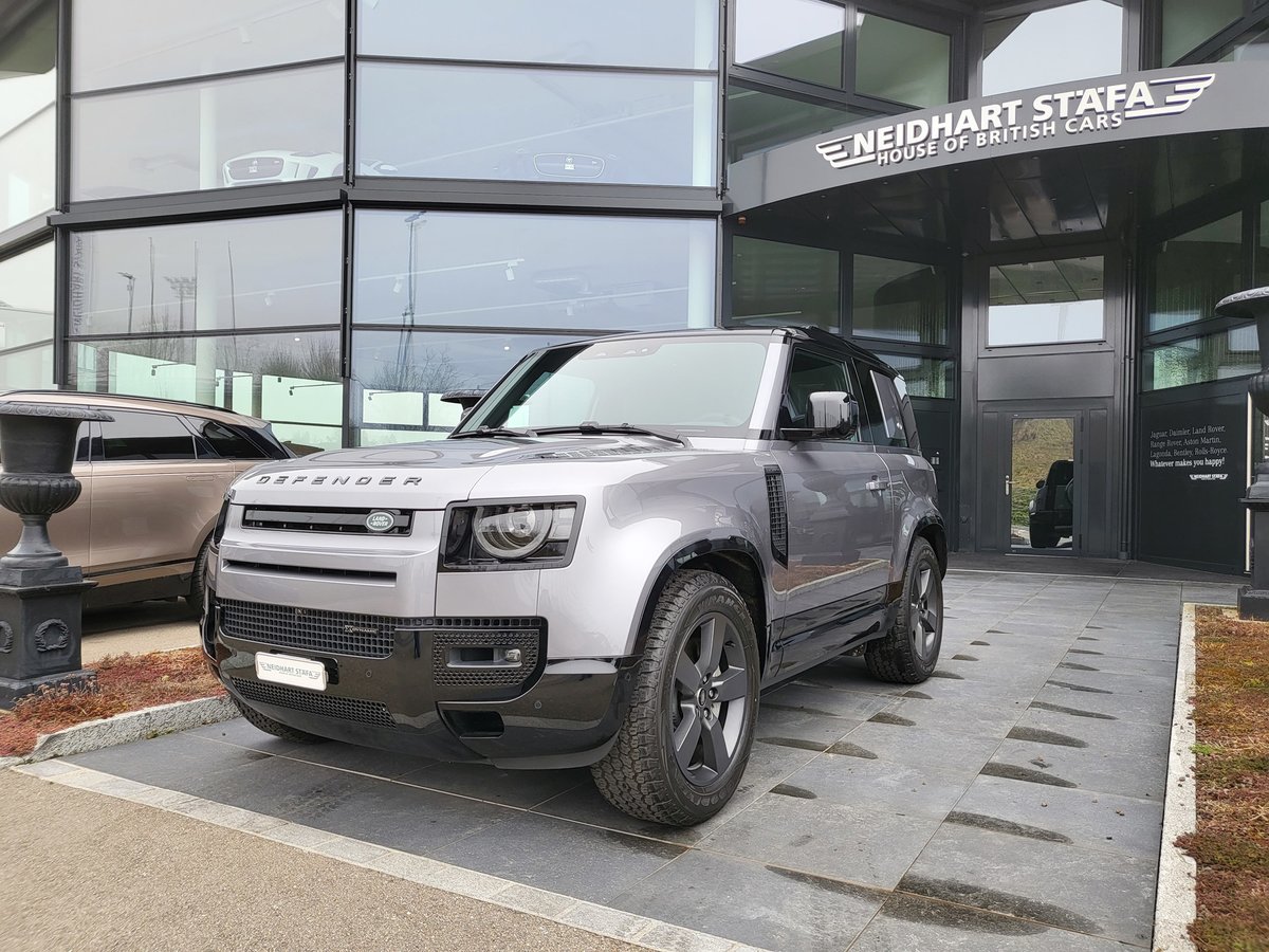 LAND ROVER Defender 90 3.0D I6 300 X-Dynamics SE AT8