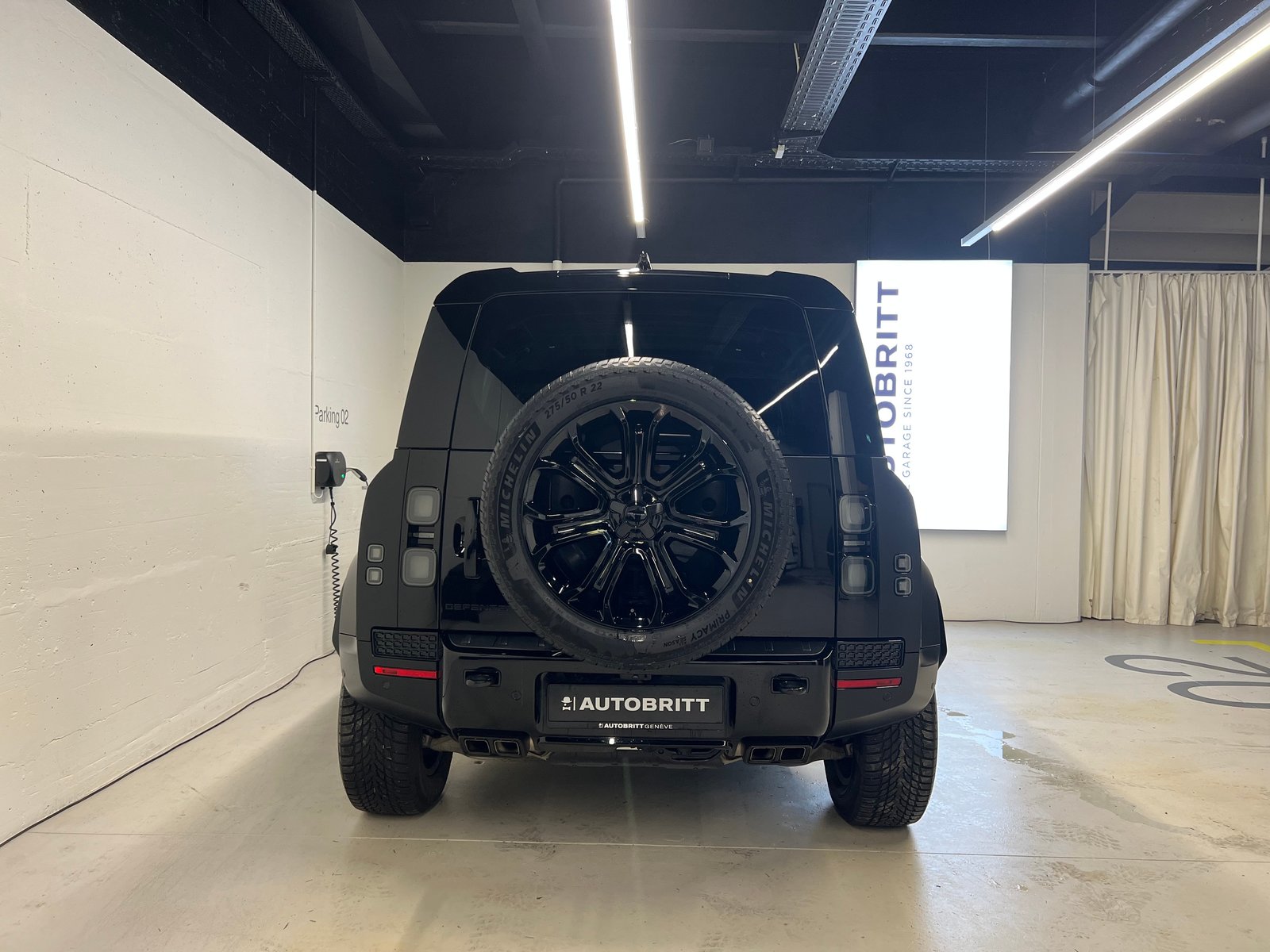 LAND ROVER Defender 110 4.4 V8 Octa Black Octa Black Edition, Mild-Hybrid Benzin/Elektro, Vorführwagen, Automatik - 7