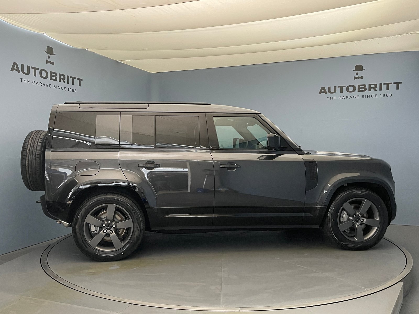 LAND ROVER Defender 110 2.0 P300e X-Dynamic HSE, Plug-in-Hybrid Petrol/Electric, Ex-demonstrator, Automatic - 3