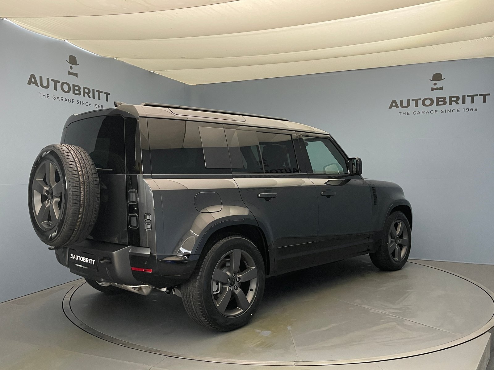 LAND ROVER Defender 110 2.0 P300e X-Dynamic HSE, Plug-in-Hybrid Petrol/Electric, Ex-demonstrator, Automatic - 4