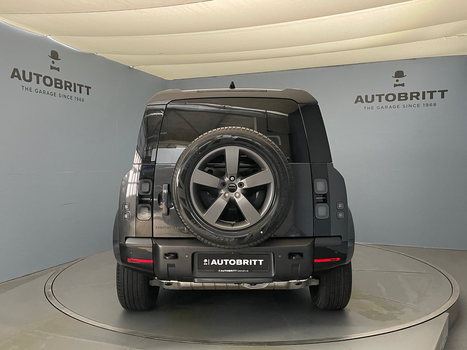 LAND ROVER Defender 110 2.0 P300e X-Dynamic HSE, Plug-in-Hybrid Petrol/Electric, Ex-demonstrator, Automatic - 5