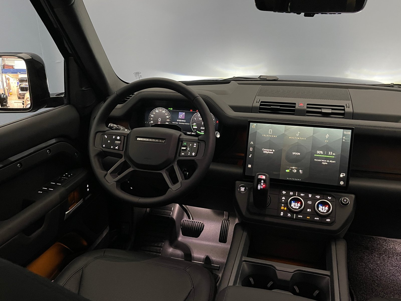 LAND ROVER Defender 110 2.0 P300e X-Dynamic HSE, Plug-in-Hybrid Petrol/Electric, Ex-demonstrator, Automatic - 7