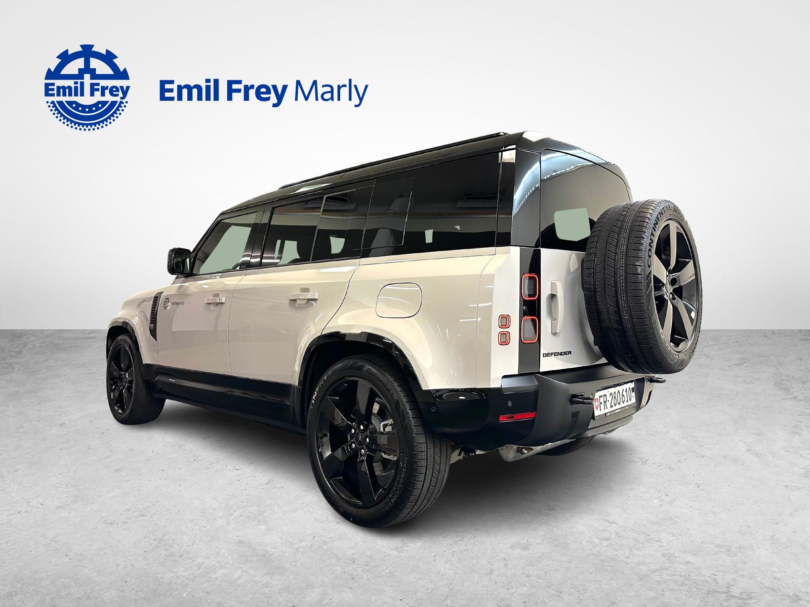 LAND ROVER Defender 110 2.0 P300e X-Dynamic SE, Plug-in-Hybrid Petrol/Electric, Ex-demonstrator, Automatic - 3