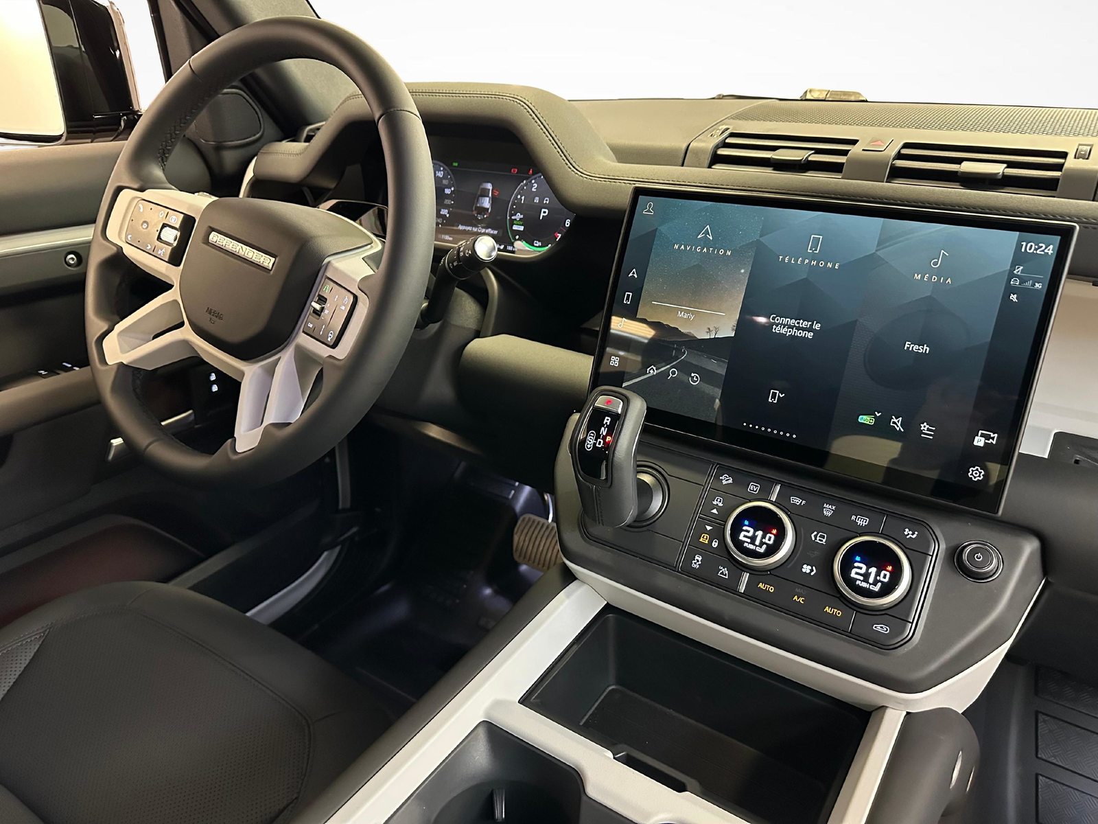 LAND ROVER Defender 110 2.0 P300e X-Dynamic SE, Plug-in-Hybrid Petrol/Electric, Ex-demonstrator, Automatic - 6