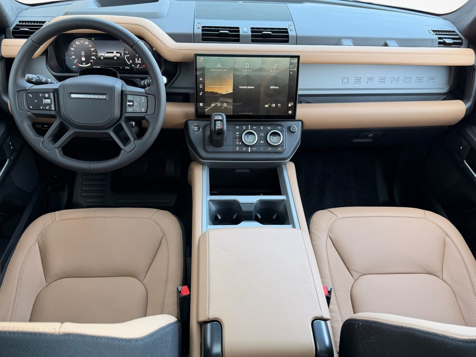 LAND ROVER Defender 130 3.0 D I6 350 X-Dynamic HSE, Mild-Hybrid Diesel/Electric, Ex-demonstrator, Automatic - 4