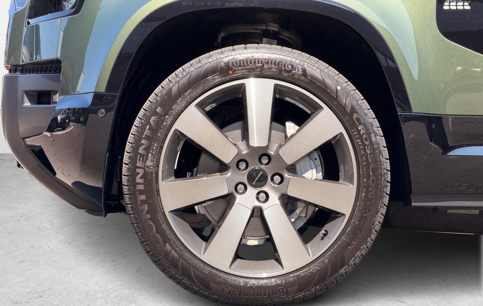 LAND ROVER Defender 130 3.0 D I6 350 X-Dynamic HSE, Mild-Hybrid Diesel/Electric, Ex-demonstrator, Automatic - 7